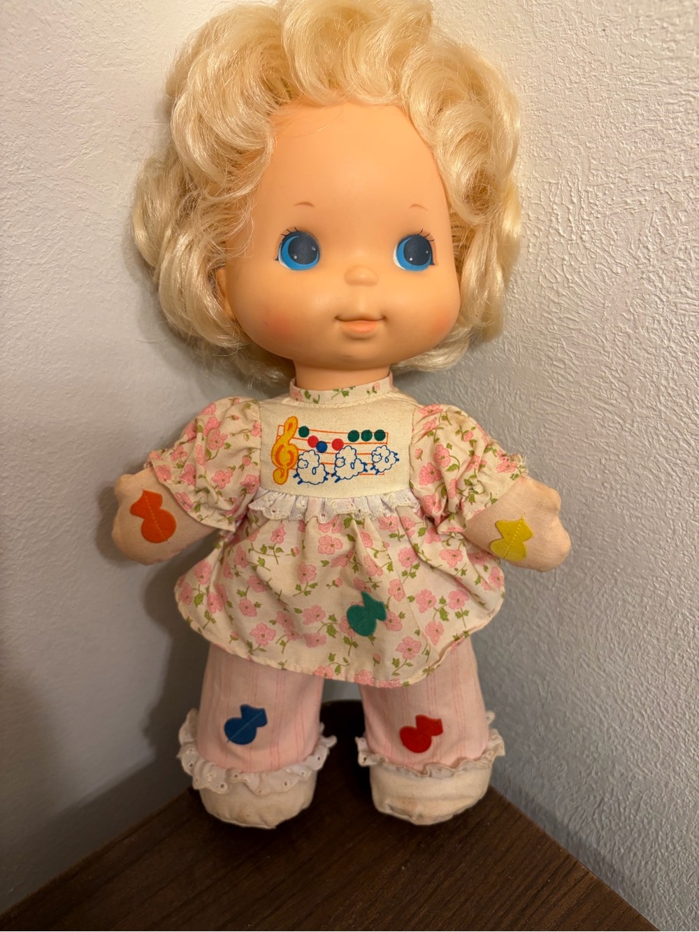 Mattel 1974 Vintage Musical Doll 'Love Notes' Blonde Hair Works Stain on Foot